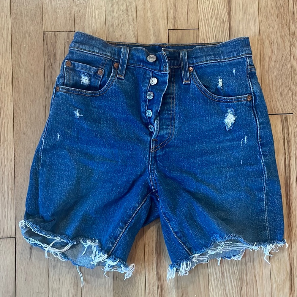 Levi denim shorts/ mom shorts